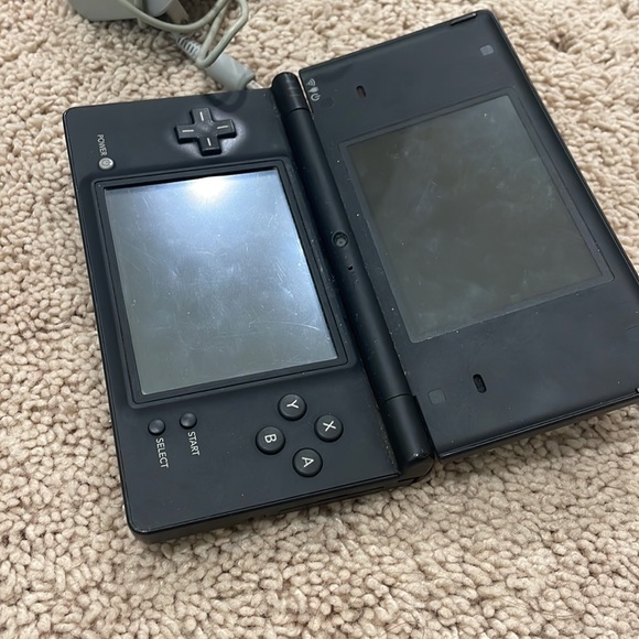 Used blue Nintendo DSI - Picture 6 of 6